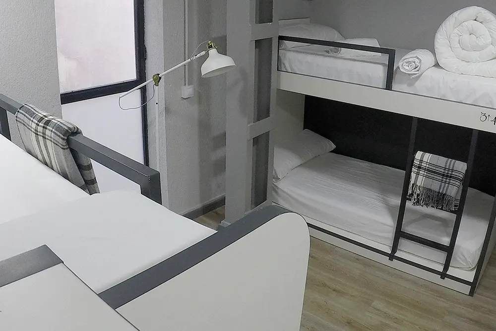 Cama en habitación femenina compartida de 6 camas Quartier Bilbao